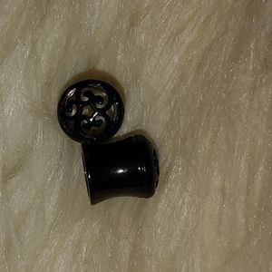 Size 00 plugs